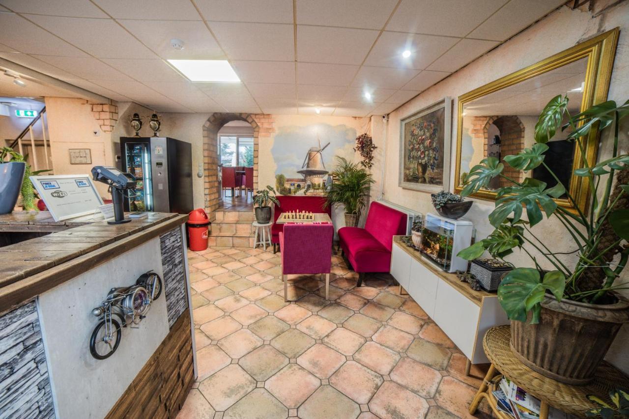 Hotel Le Provencal سلاوس المظهر الخارجي الصورة