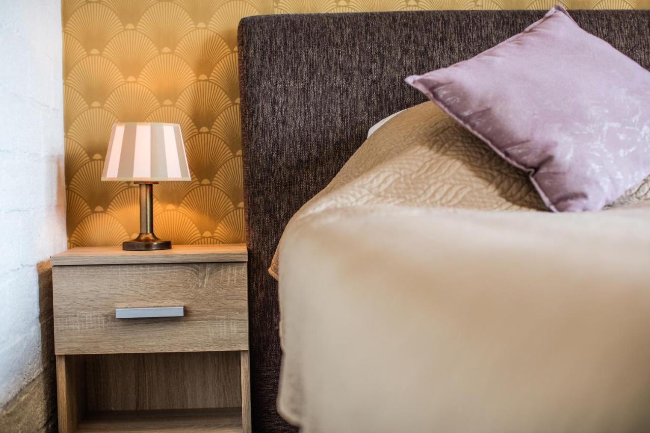 Hotel Le Provencal سلاوس المظهر الخارجي الصورة