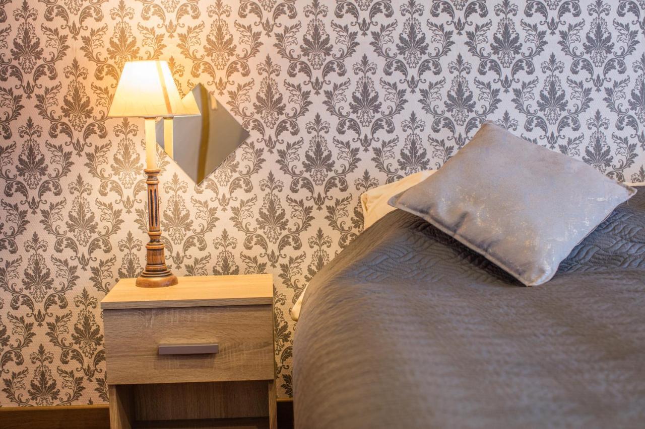 Hotel Le Provencal سلاوس المظهر الخارجي الصورة