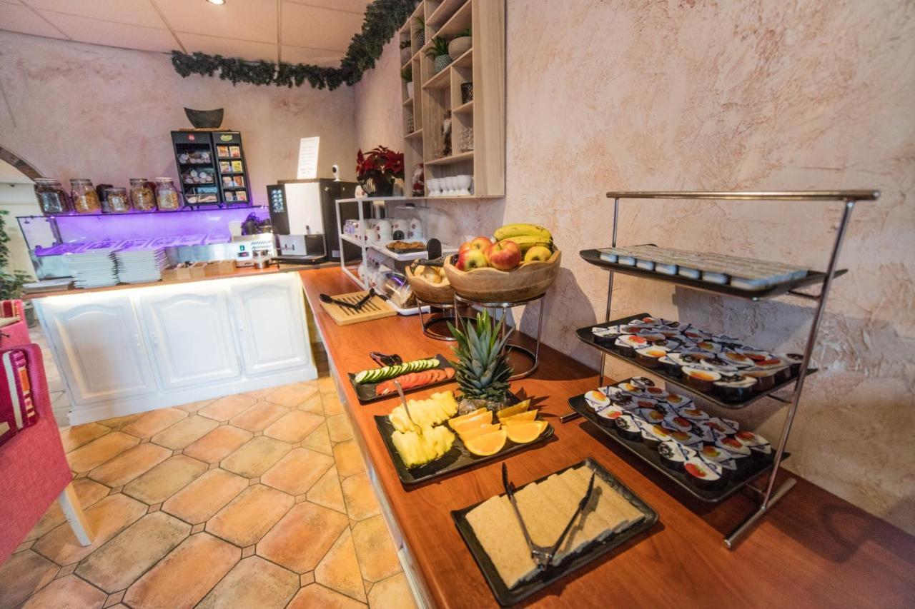 Hotel Le Provencal سلاوس المظهر الخارجي الصورة