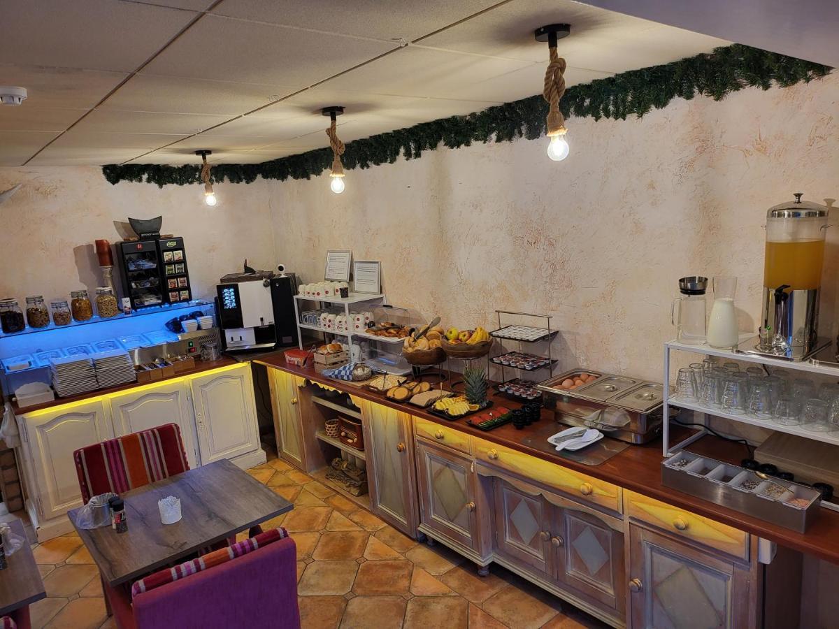 Hotel Le Provencal سلاوس المظهر الخارجي الصورة